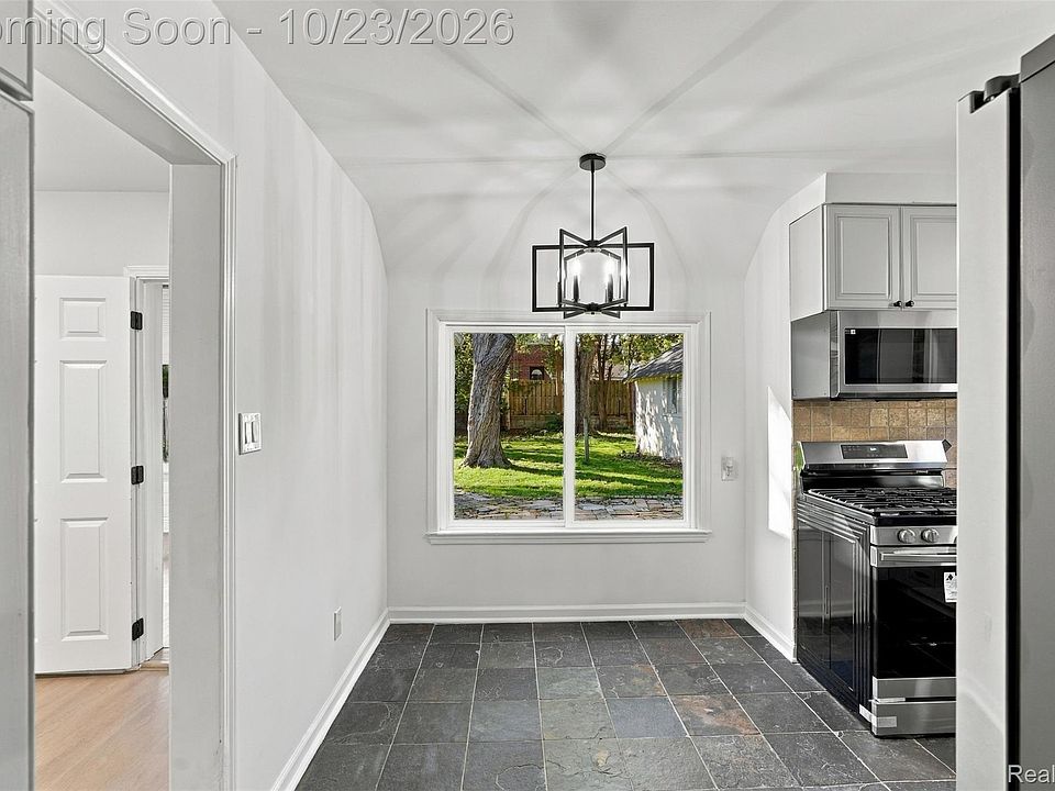 428 Girard Ave, photo 13