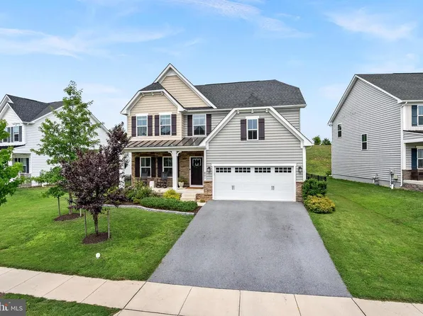601 Canal Town St, Brunswick, MD 21716