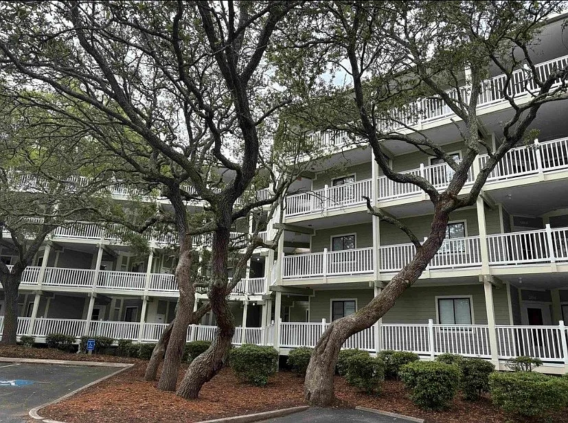 415 Ocean Creek Dr — Photo 2
