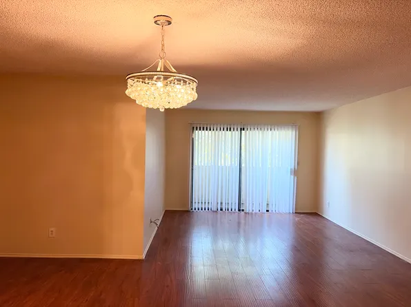 7417 Haskell Ave APT 7, Van Nuys, CA 91406