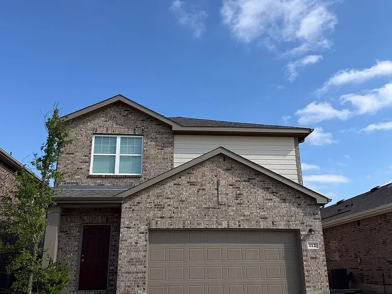 112 Connecticut Ct — Photo 2