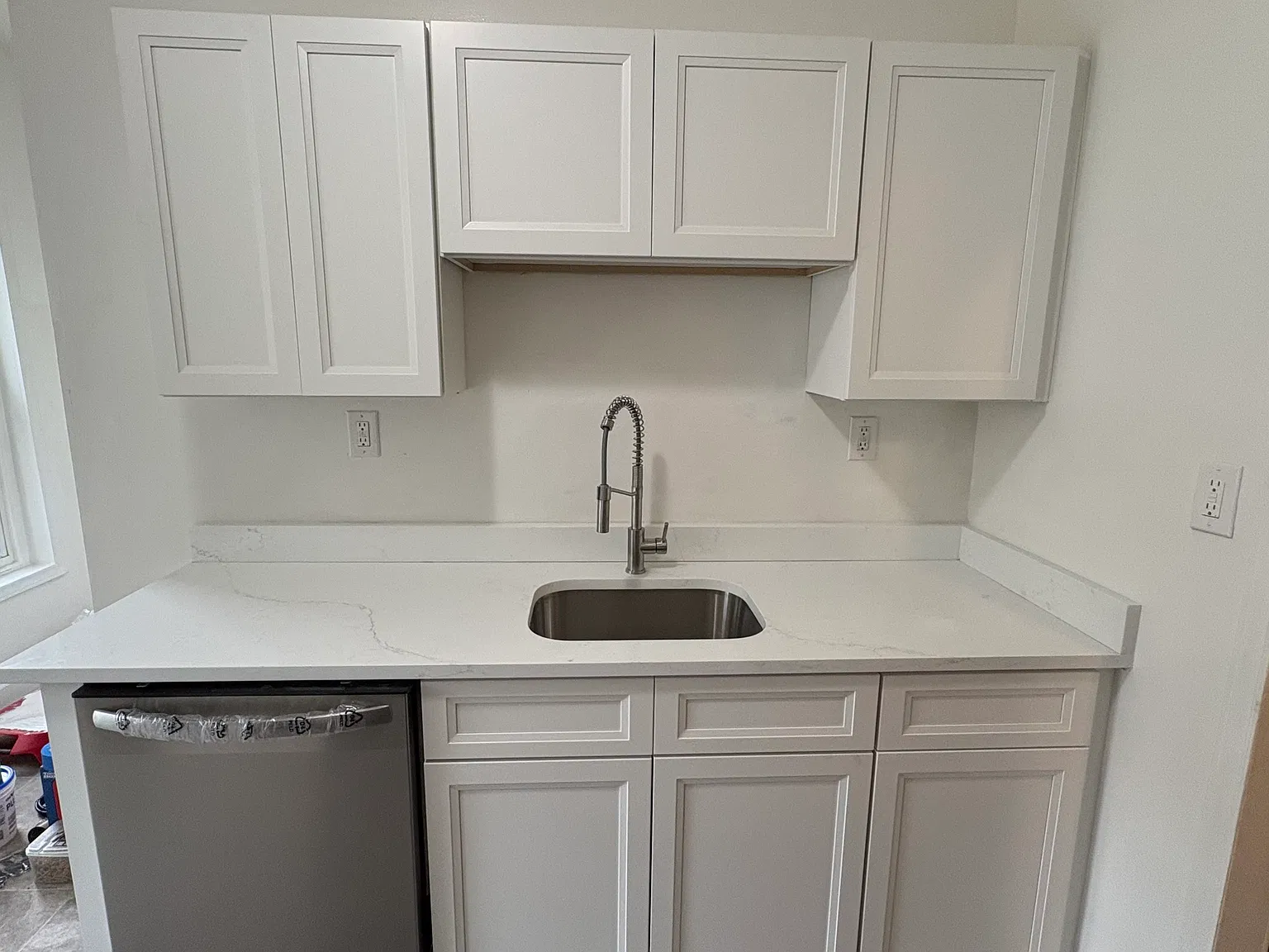 3 bed, $1,845 — Photo 2