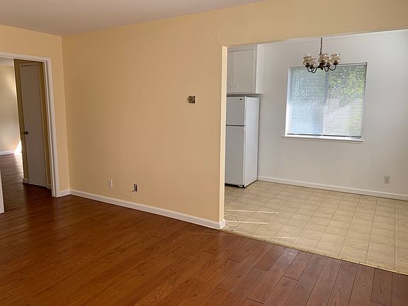 3rd image of 1355 Calle Oriente #4