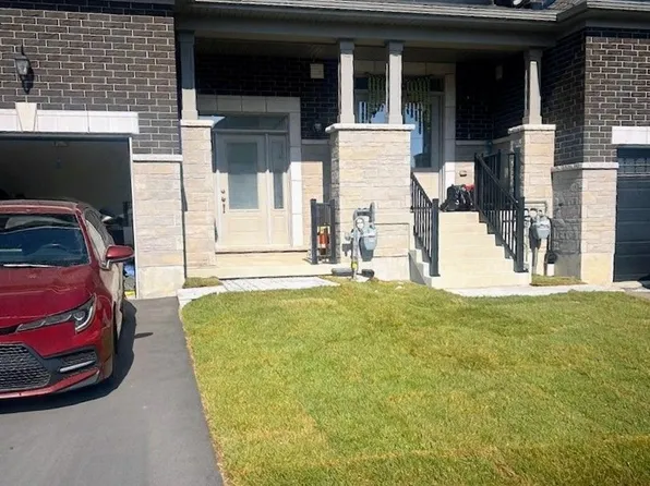 933 Amand Dr, Kitchener, ON N2R 0J9