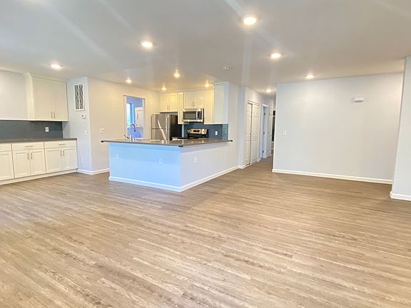 4th image of 642 Hopkins Ave APT 1