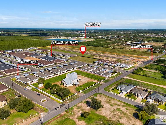 3rd image of 812 Sunset Ln #4