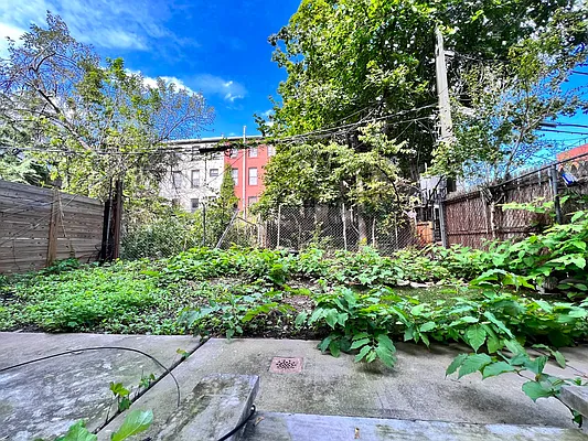 Rented by ERNY LLC | media 10