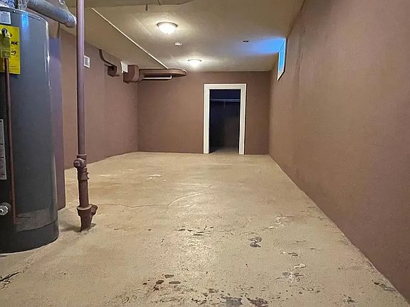 3rd image of 482 Edmund Ave