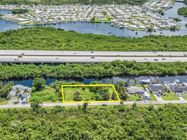 101 Schneider Dr, Fort Myers, FL 33905