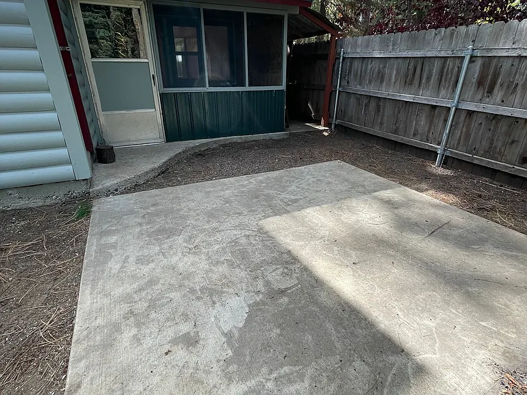 613 Diamond St — Photo 10