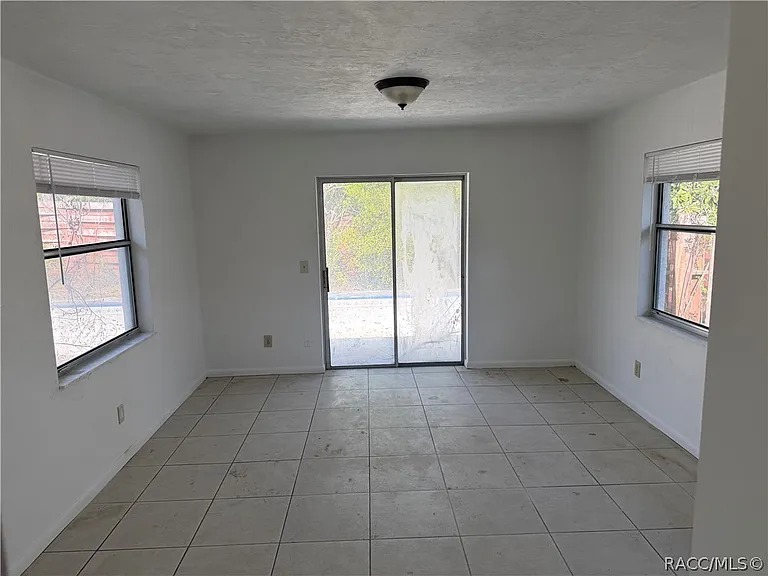 229 W Casurina Pl — Photo 8
