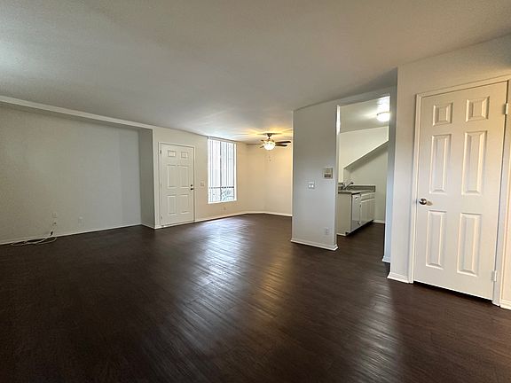 3rd image of 4222 Tujunga Ave #107
