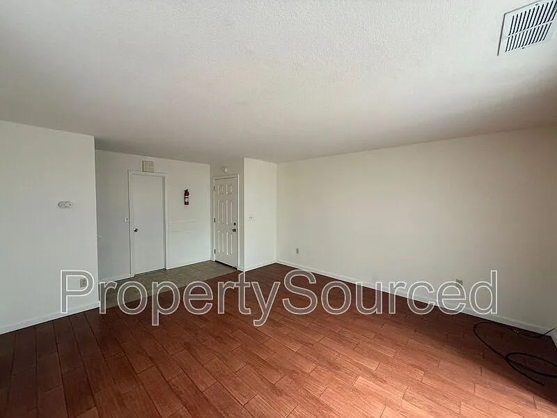 2 bed, 1.0 bath, 950 sqft, $1,695 — Photo 4