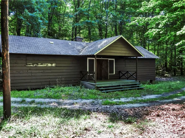8462 Lake Shore Rd, Angola, NY 14006