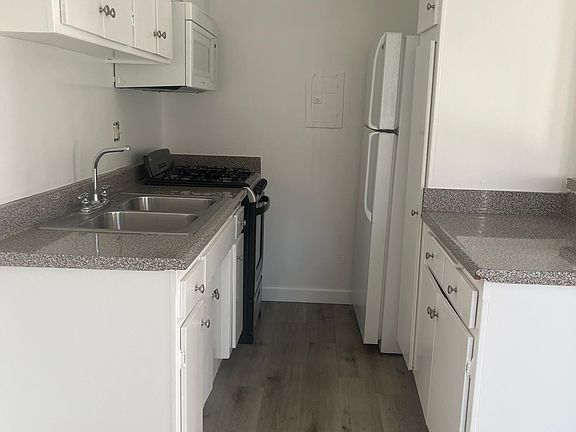 2nd image of 5832 Waring Ave #218