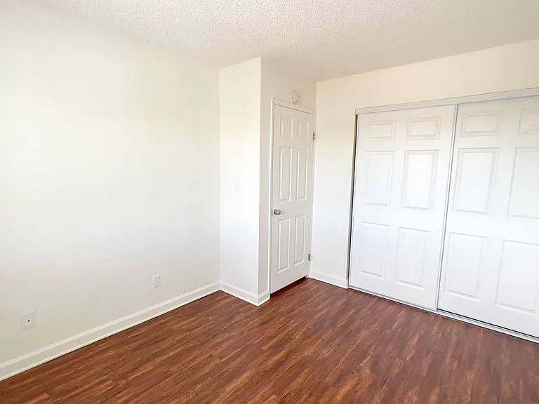 Villa Hermosa Apartments — Photo 22