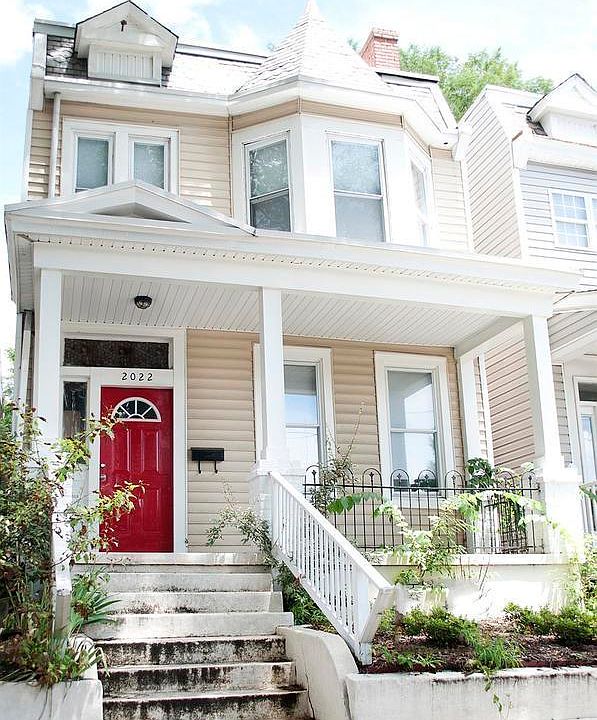1st image of 2022 Parkwood Ave