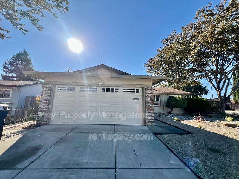 1st image of 2459 Gulf Dr
