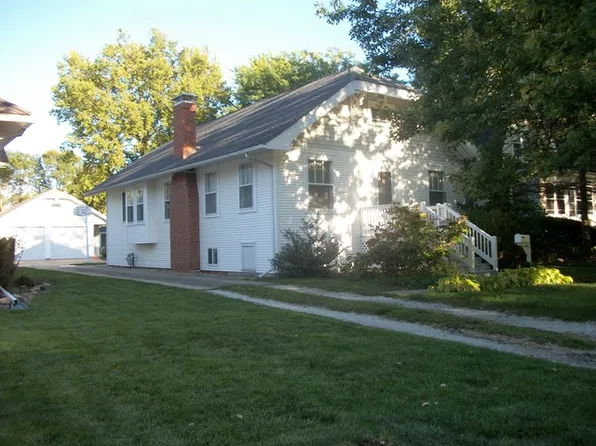 241 S Winter St, Paxton, IL 60957