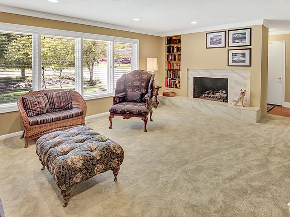 5th image of 3165 Taylor Ave
