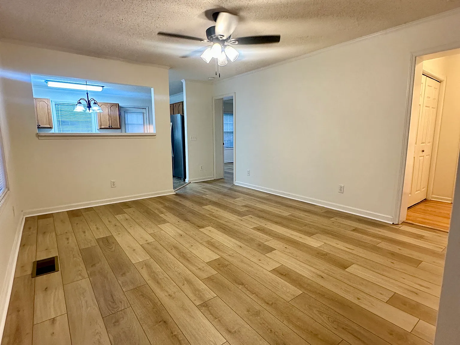 2 bed, 948 sqft, $1,850 — Photo 3