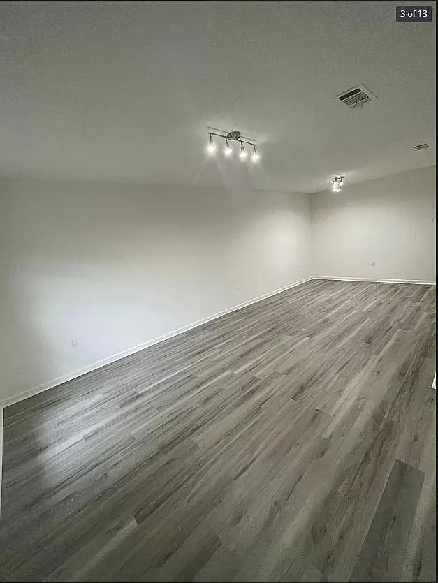 2 bed, 1000 sqft, $1,250 — Photo 3