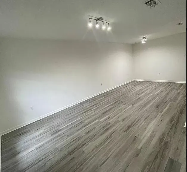 6124 Parkforest Dr — Photo 3