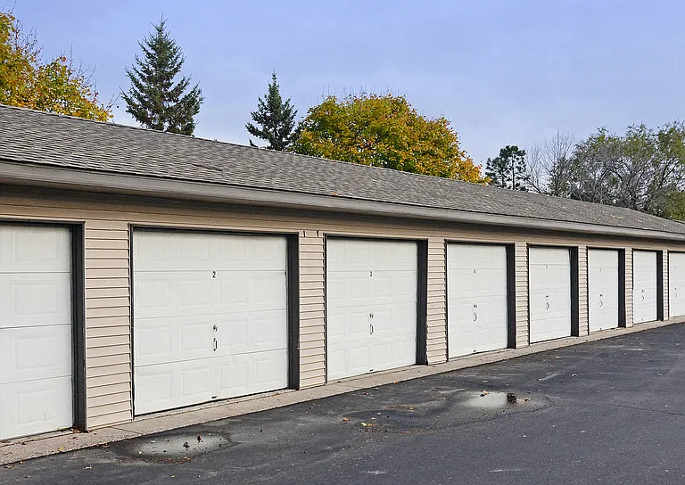 Westminster Apartments — Photo 12