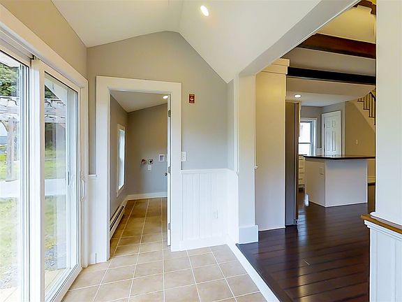 5th image of 92 Academy St