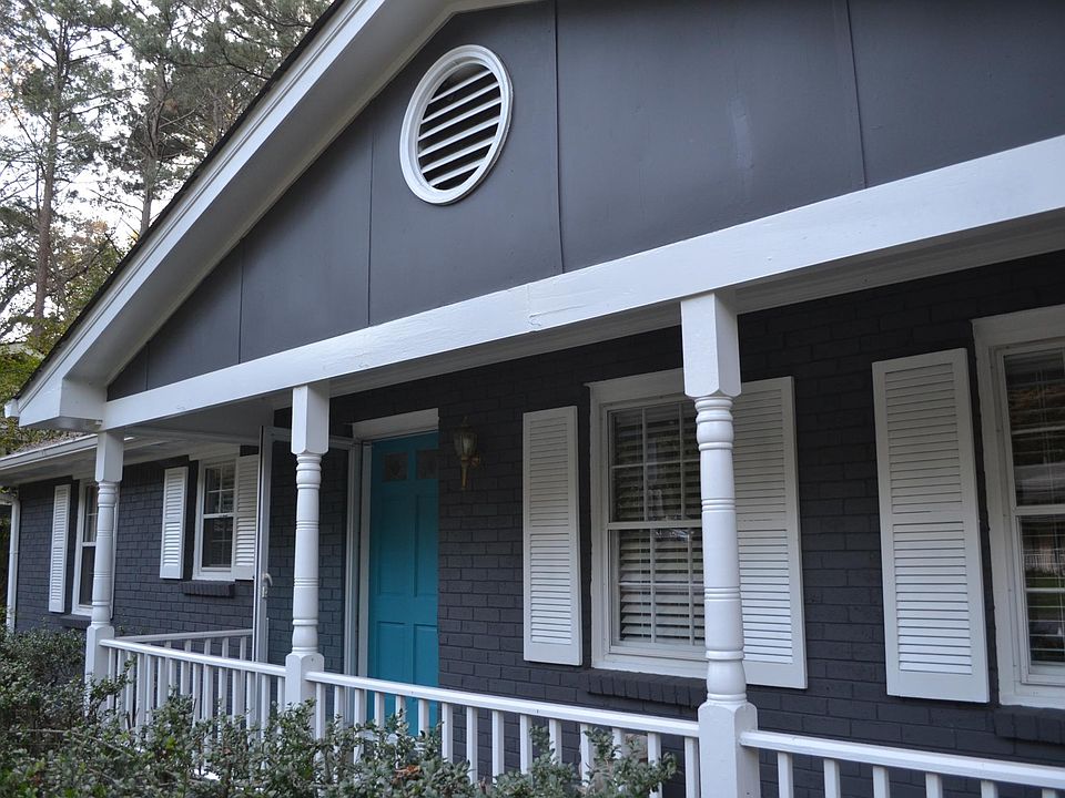 Welcoming "Cottage" front porch