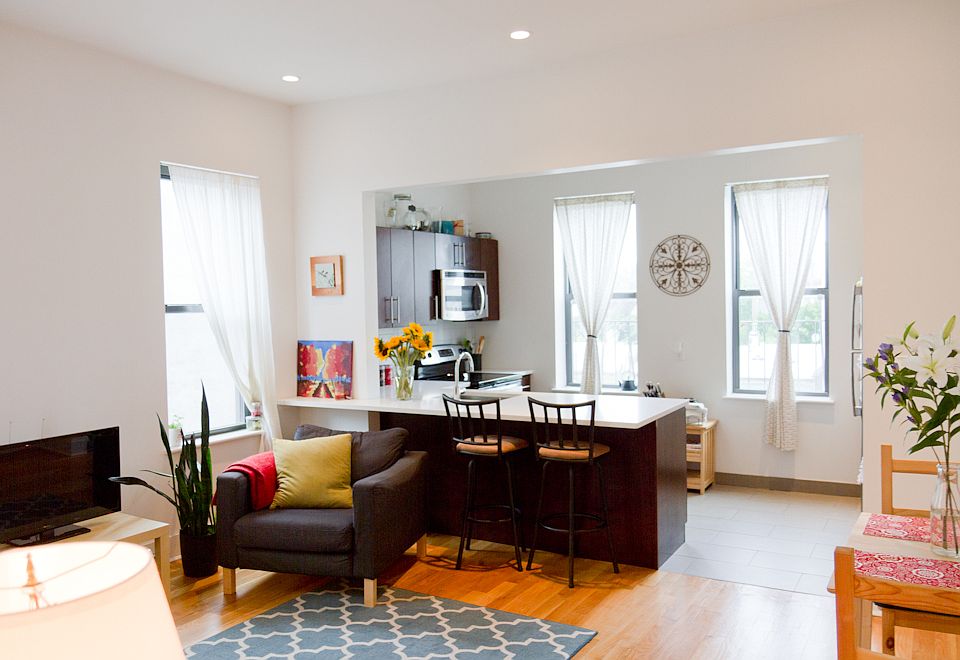 1st image of 487 Park Pl APT 3