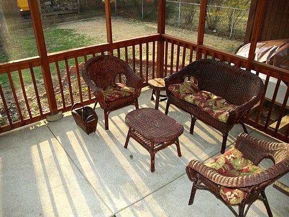 Screened in porch