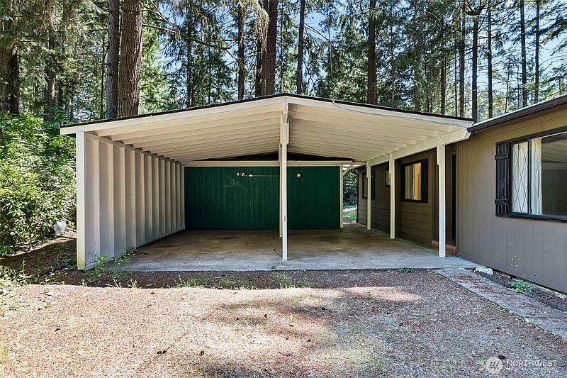 4th image of 14011 Hollyburn Lane NW