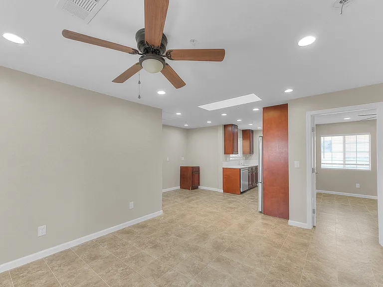 24600 Cypress St #24600A — Photo 31