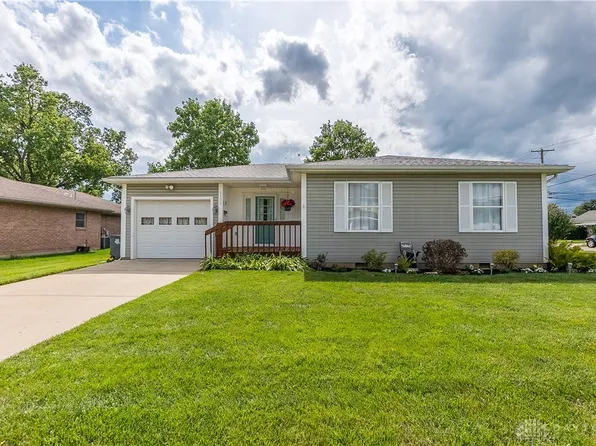 1102 Walker St, Troy, OH 45373