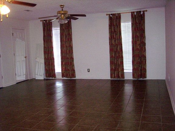 5th image of 212 Hollis Dr