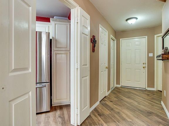 5th image of 2029 Raven Ln
