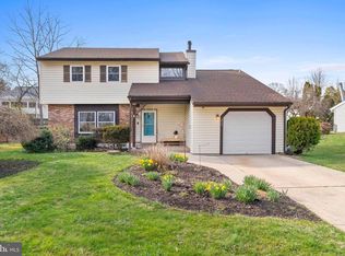 217 Pine Cliff Dr, Wilmington, DE 19810