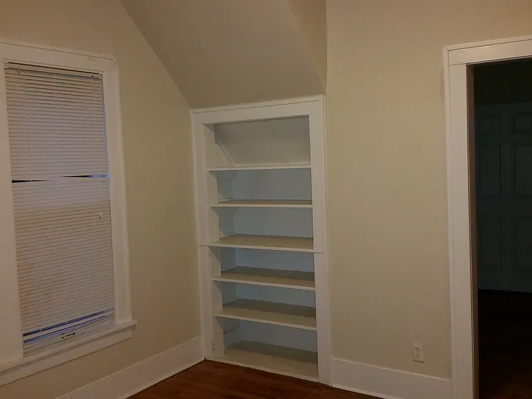 113 Woodward St — Photo 5