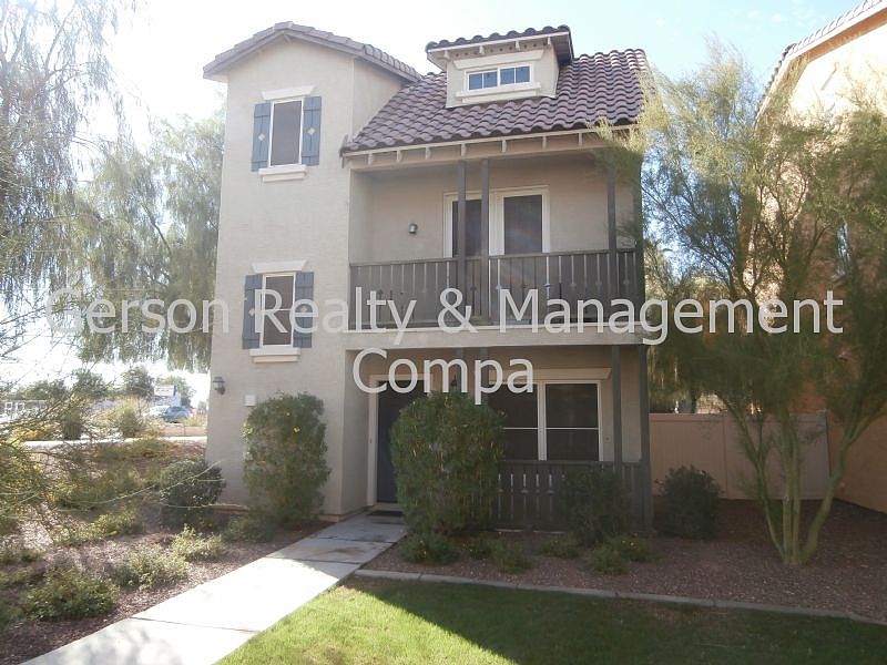 1st image of 2107 E Huntington Dr