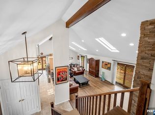 37 Berkshire Rd, Woodcliff Lake, NJ 07677