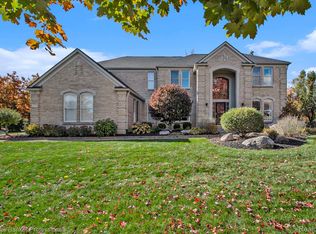 17301 Oak Hill Dr, Northville, MI 48168