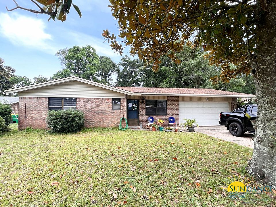 1st image of 6 Regency Park Dr