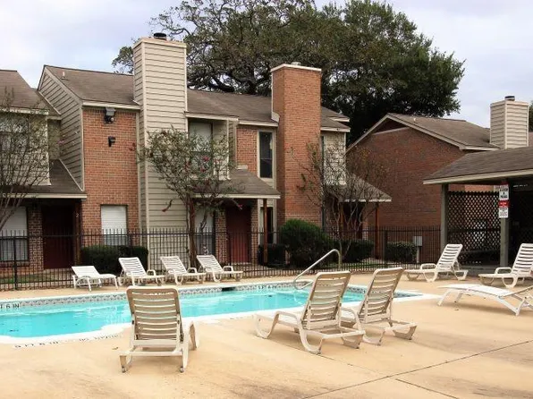 1904 Dartmouth St, College Station, TX