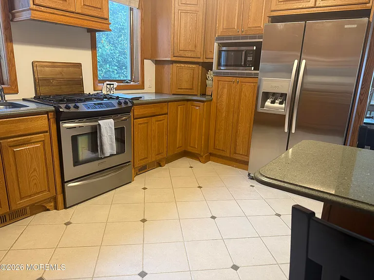 120 Garfield Ave — Photo 20