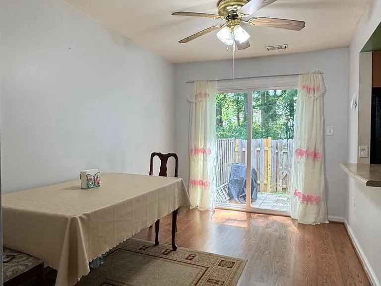 14582 Earlham Ct — Photo 9