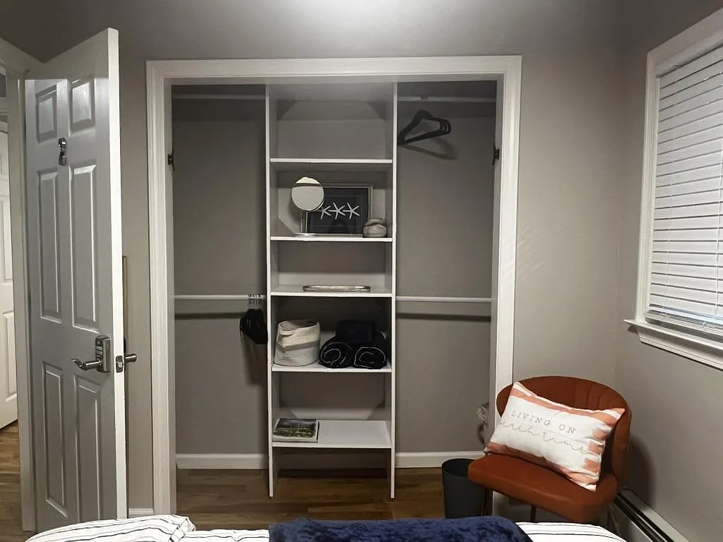 2 bed, 1.0 bath, 884 sqft, $1,494 — Photo 3