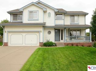 2010 Liberty Ln, Papillion, NE 68133