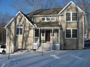 146 Whalehead Rd, Gales Ferry, CT 06335