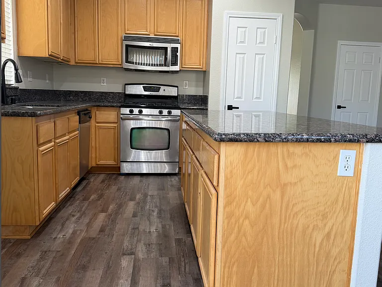 26121 Bogoso Ln — Photo 7